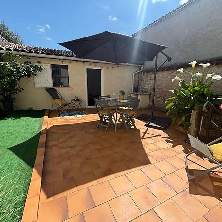 Charmante Maison Avec Cour Privative Cognac Esterno foto