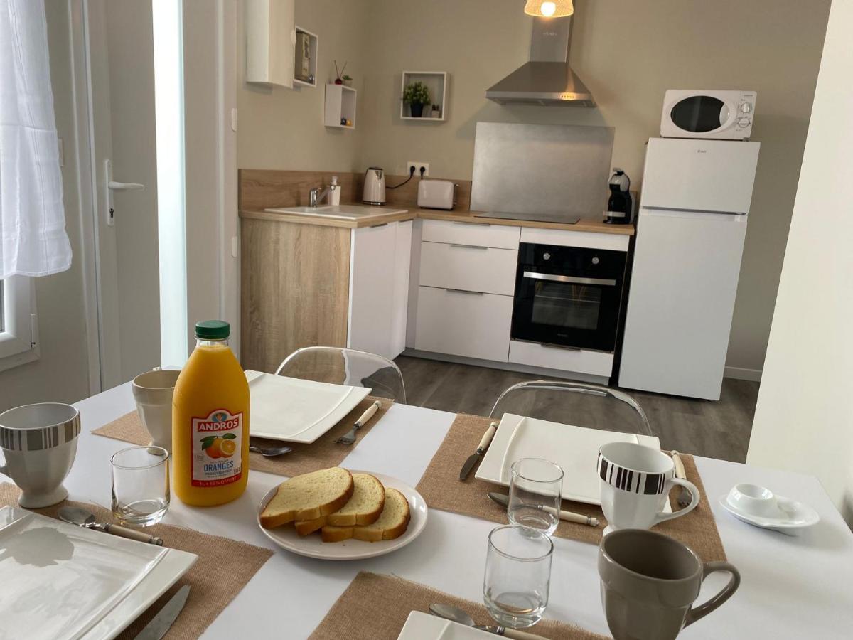 Charmante Maison Avec Cour Privative Cognac Esterno foto