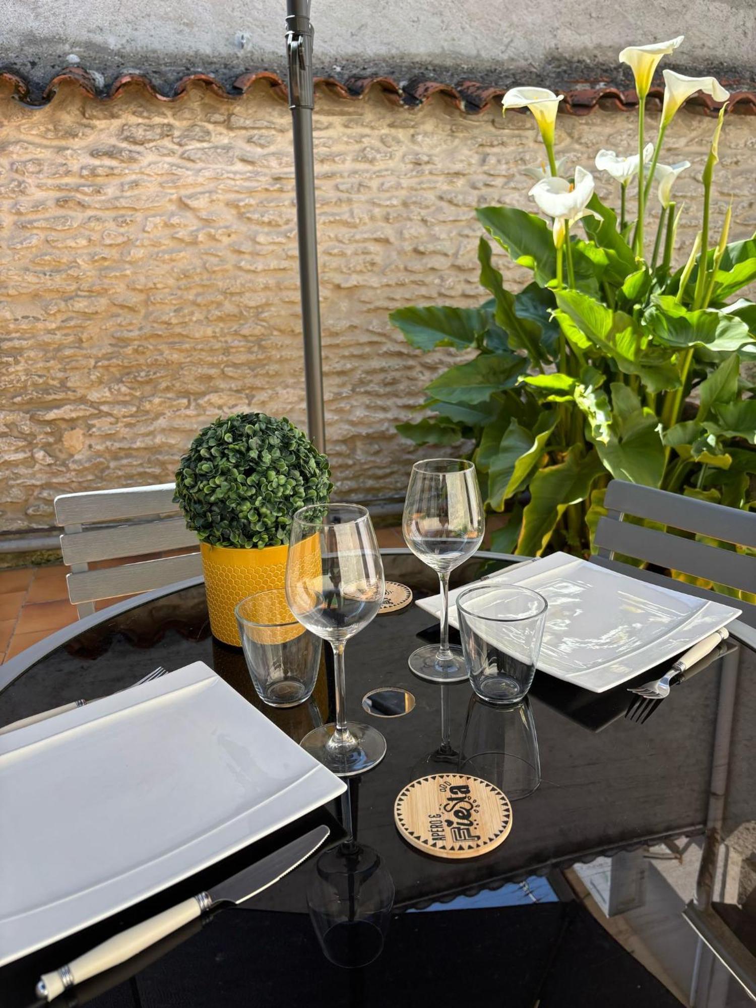 Charmante Maison Avec Cour Privative Cognac Esterno foto